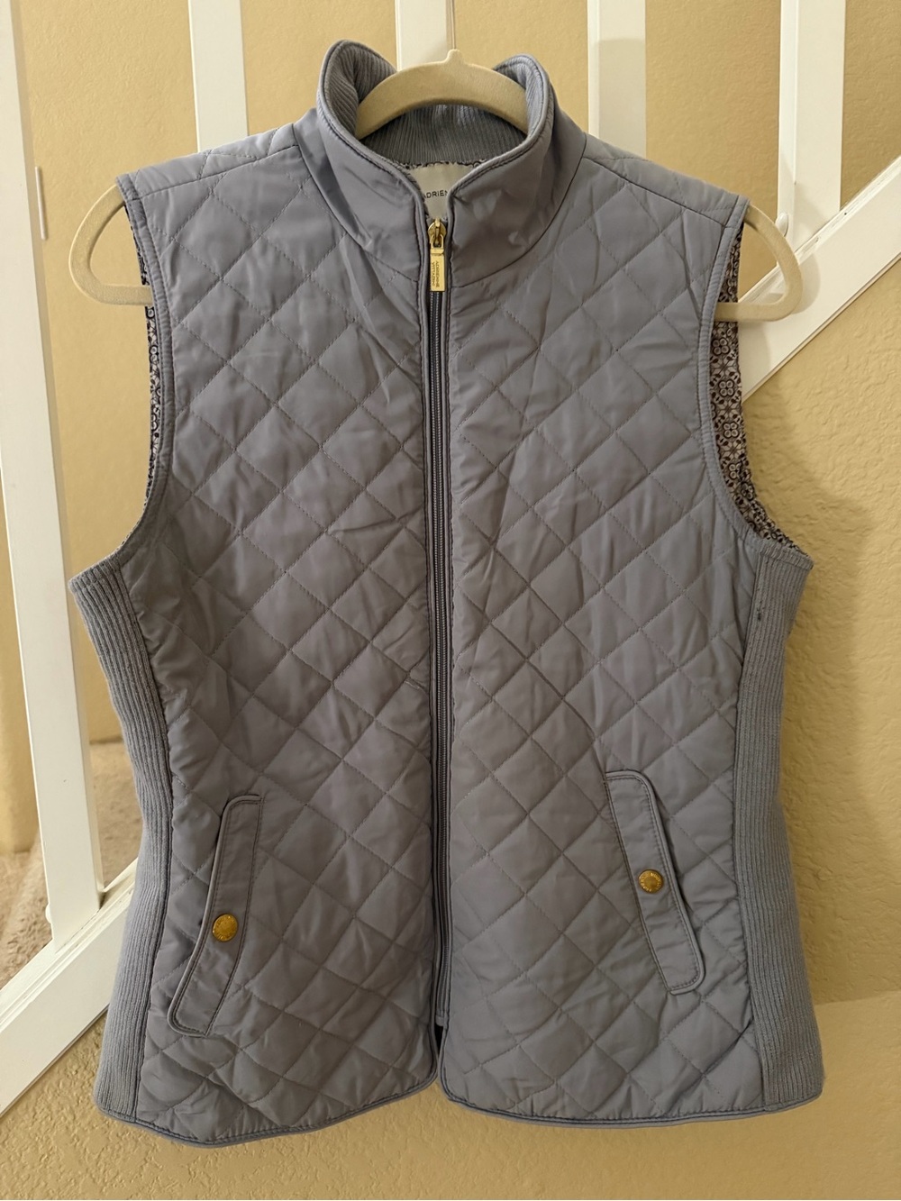 Adrienne  Vittadini Quilted Sleeveless Vest - Light Gray